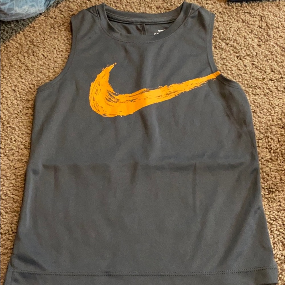 Nike Grey Dry Fit Tank Youth 6-7 / 7 L